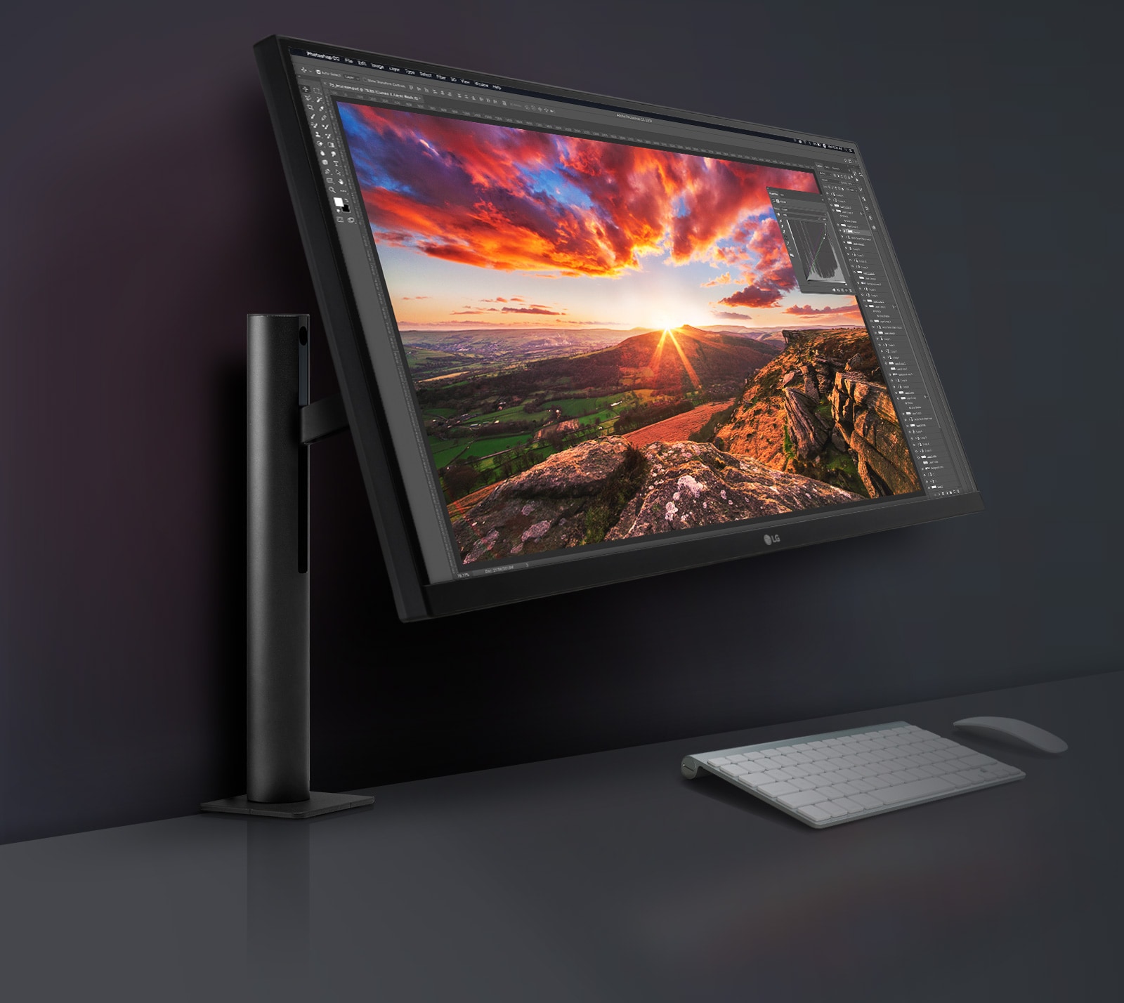  Дисплей LLG UltraFine ? Ergo на рабочем месте