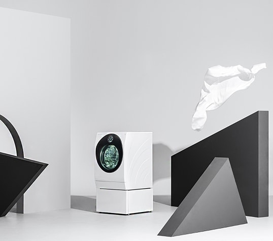 Стиральная машина LG SIGNATURE установлена в окружении геометрических фигур