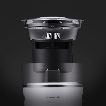 Изображение климатического комплекса LG?SIGNATURE со съемным контейнером для воды.
