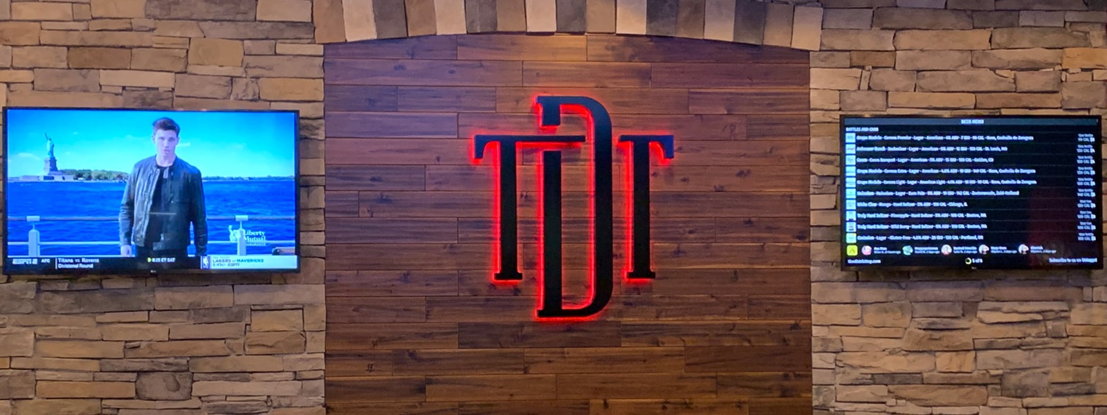 District Tap Sports Bar Simplifies 4K Video Distribution