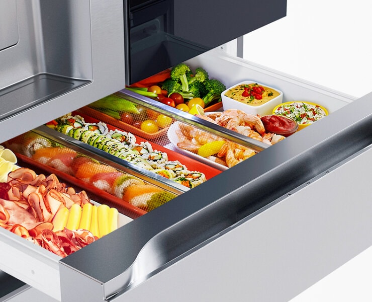 A Full-Convert Drawer is included in the LG InstaView? MyColor? Refrigerator for even more space. 