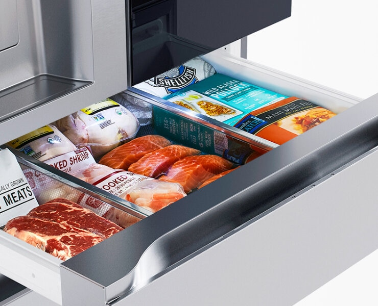 A Full-Convert Drawer is included in the LG InstaView? MyColor? Refrigerator for even more space. 